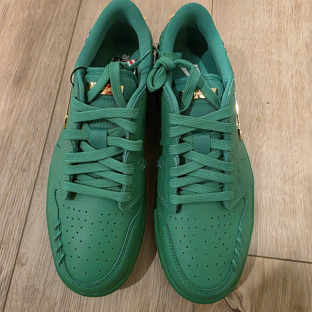 Green Women Nike Sneakers